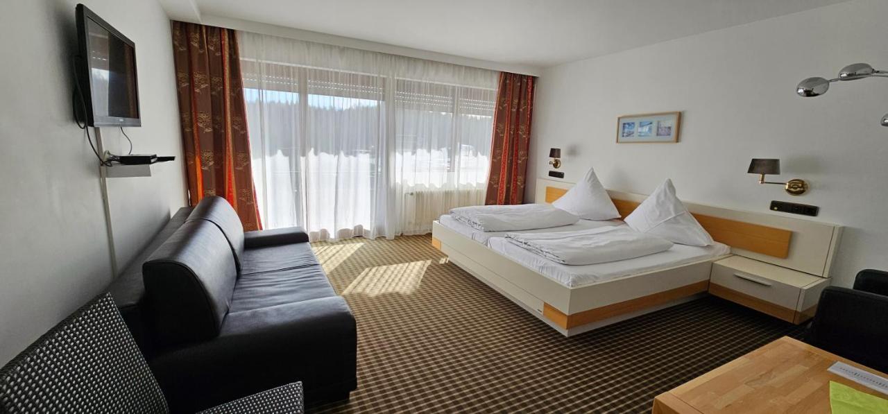 Schwaben Hotel Ebnisee エクステリア 写真