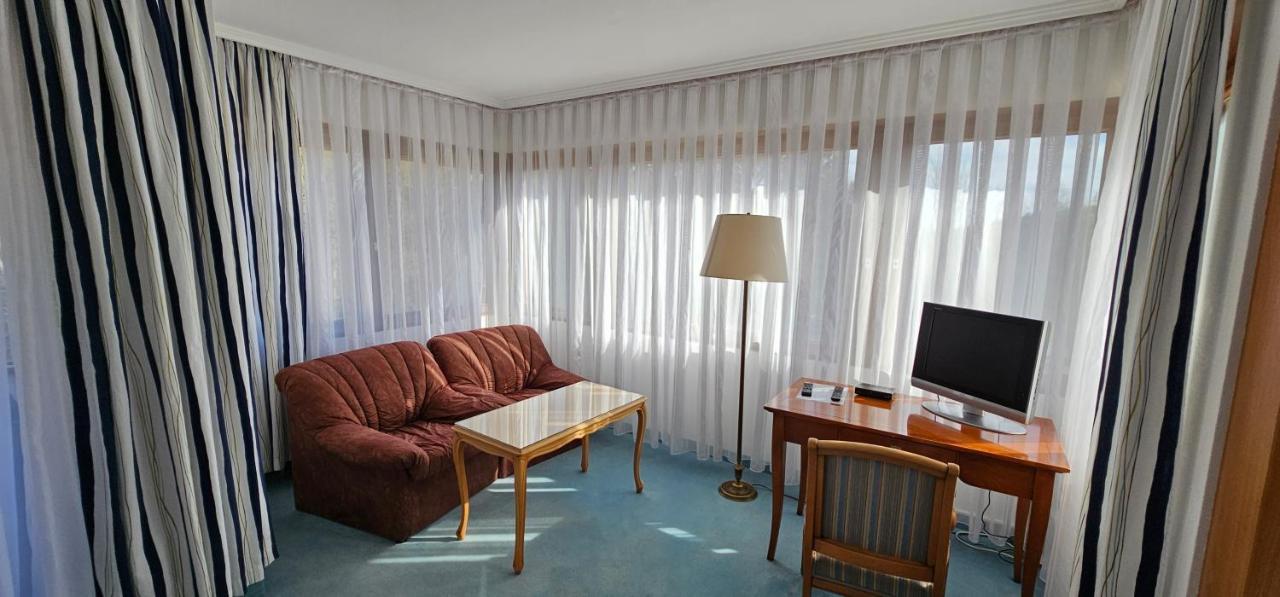 Schwaben Hotel Ebnisee エクステリア 写真